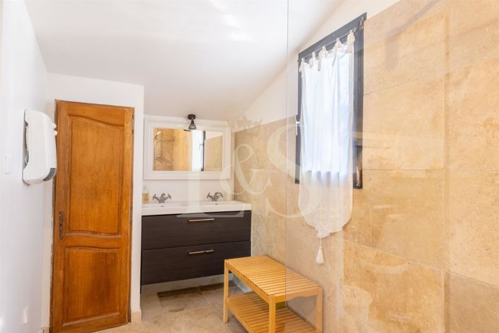 Image No.18-4 Bed House for sale