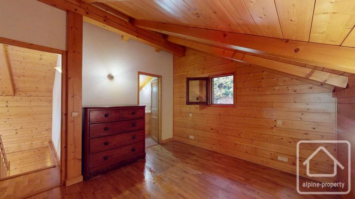 Image No.17-3 Bed Property for sale