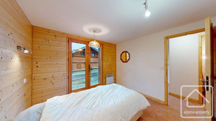 Image No.20-3 Bed Property for sale