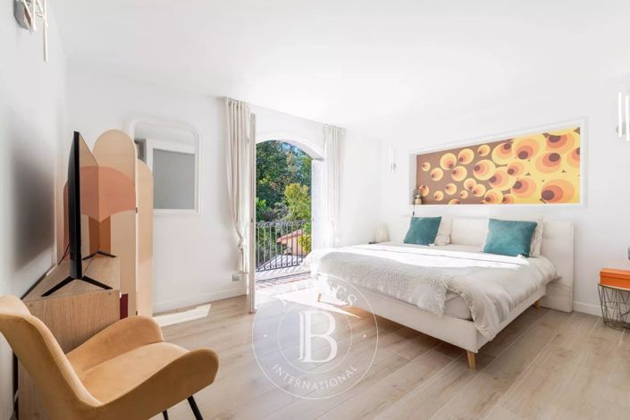 Image No.13-6 Bed House for sale