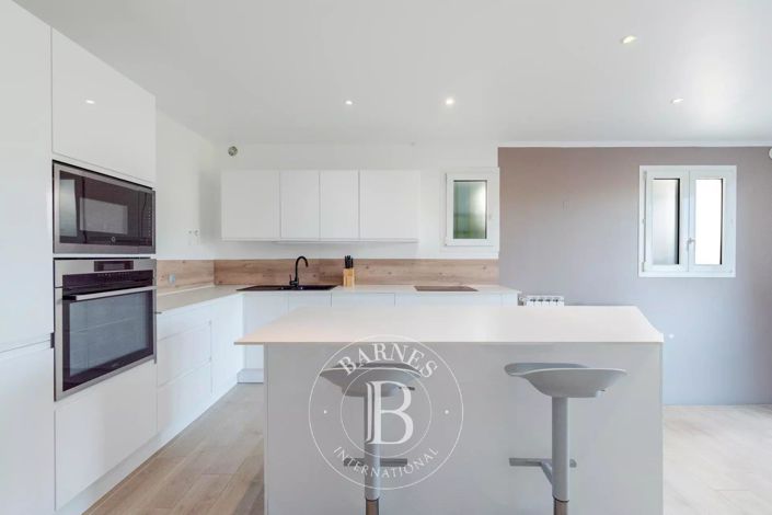 Image No.15-6 Bed House for sale