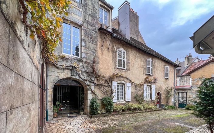 Image No.7-6 Bed Property for sale