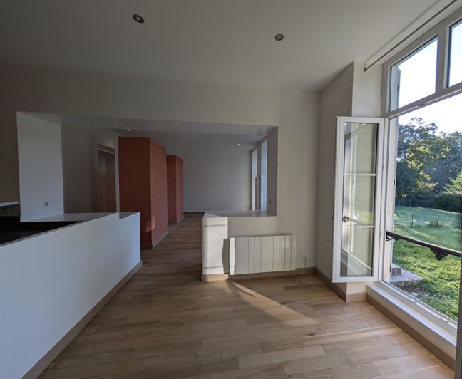 Image No.20-3 Bed Apartment for sale