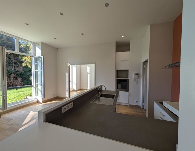 Image No.24-3 Bed Apartment for sale