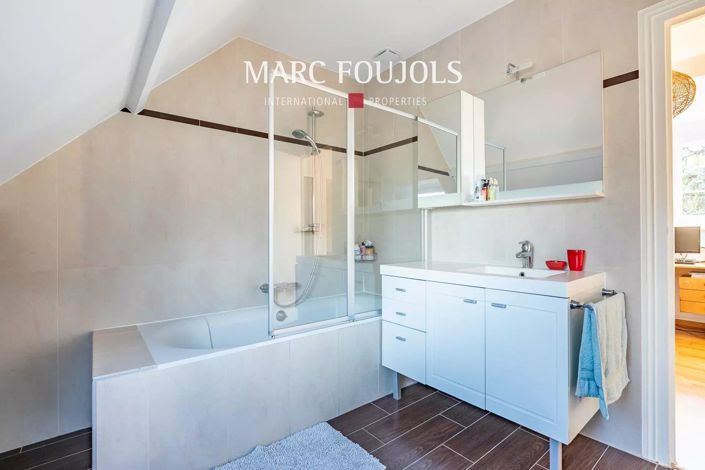 Image No.15-4 Bed House for sale