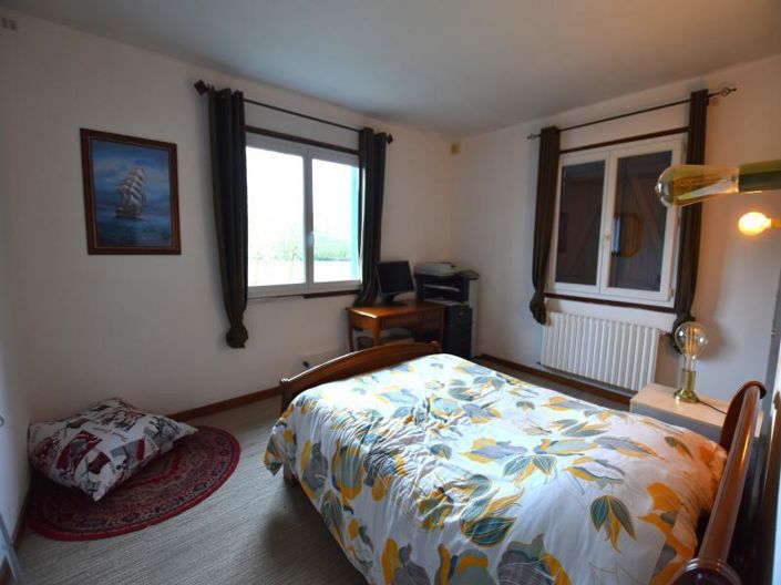 Image No.8-7 Bed House for sale