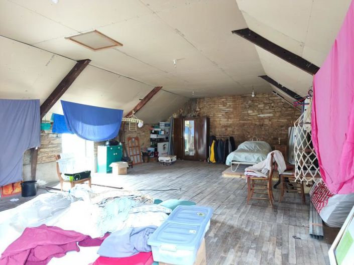 Image No.8-2 Bed House for sale