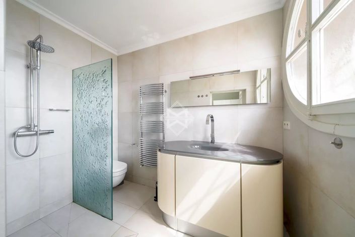 Image No.10-3 Bed House for sale