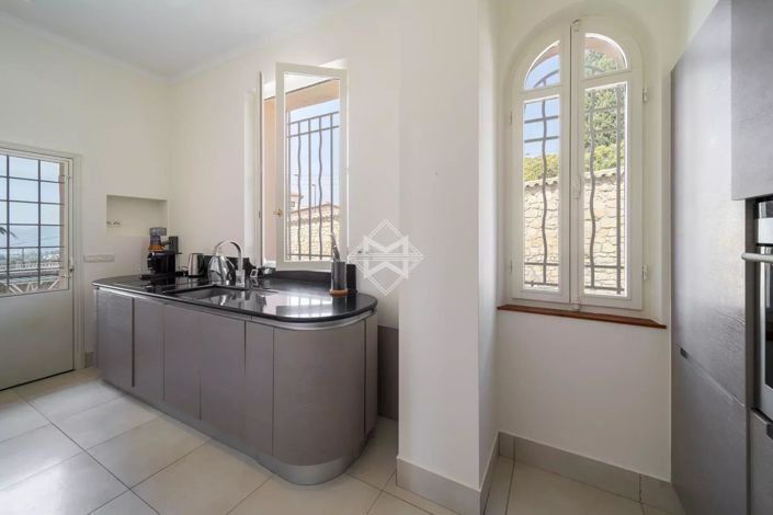 Image No.8-3 Bed House for sale