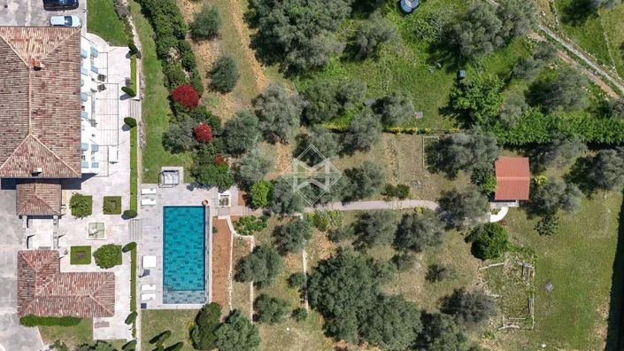 Image No.5-6 Bed House for sale