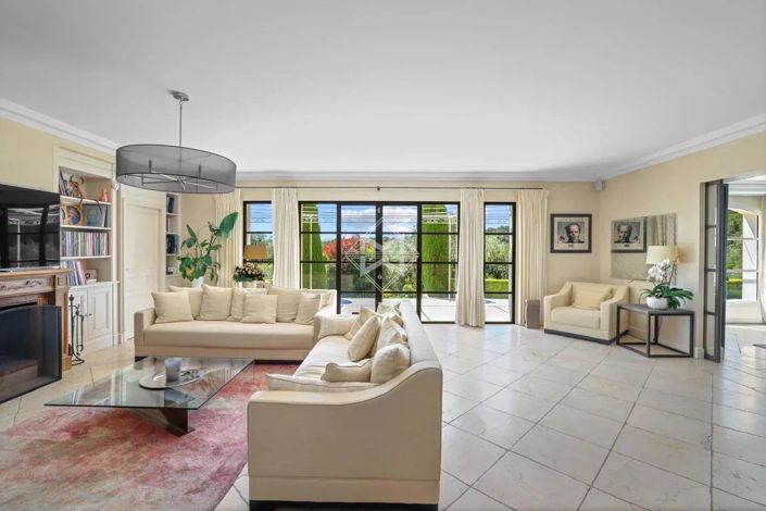 Image No.7-6 Bed House for sale