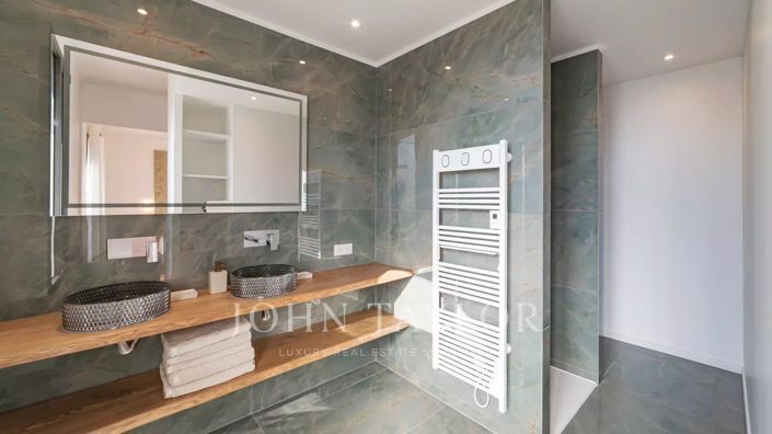 Image No.12-7 Bed House for sale