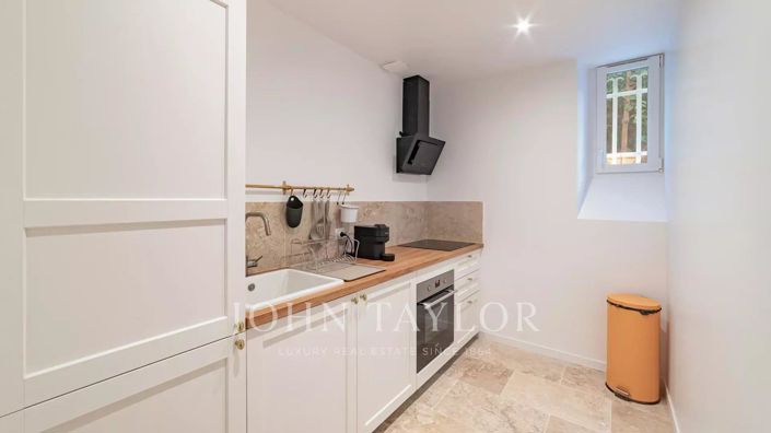 Image No.20-7 Bed House for sale