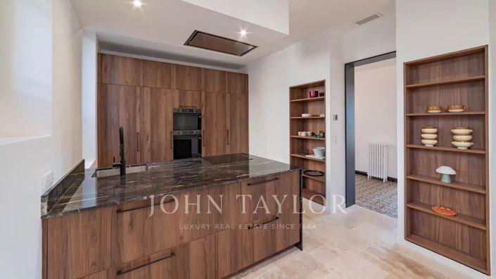 Image No.8-7 Bed House for sale