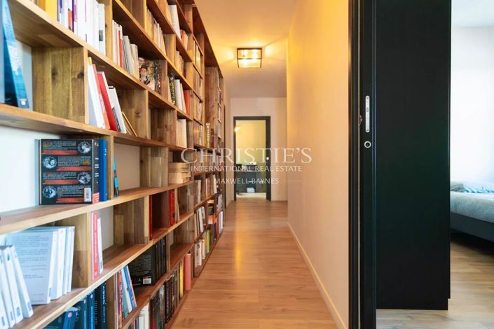 Image No.6-4 Bed House for sale