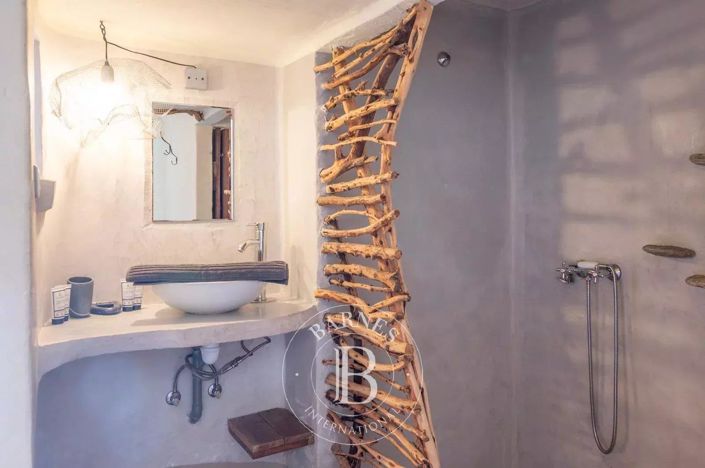 Image No.10-3 Bed House for sale