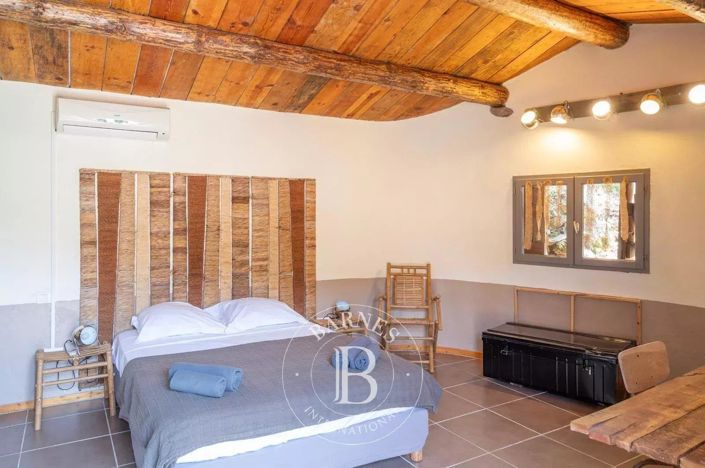 Image No.11-3 Bed House for sale