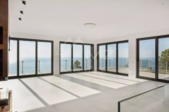 Image No.6-4 Bed House for sale