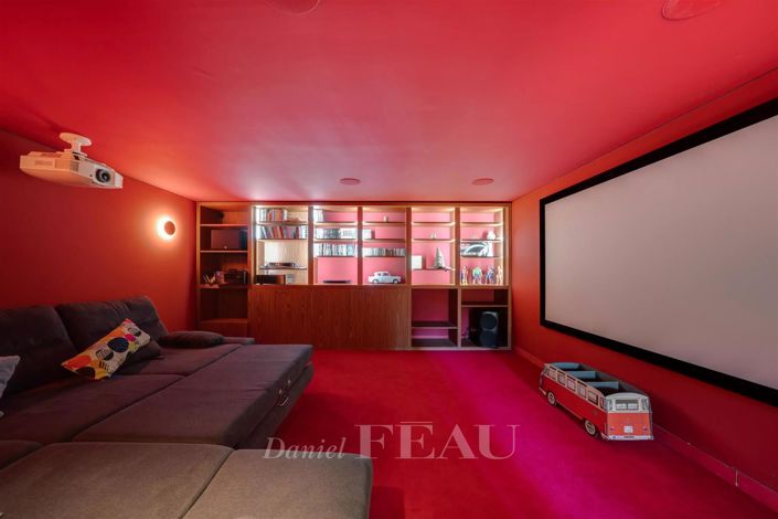 Image No.14-5 Bed House for sale