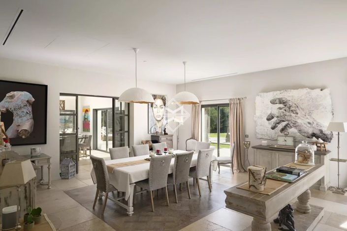 Image No.10-6 Bed House for sale