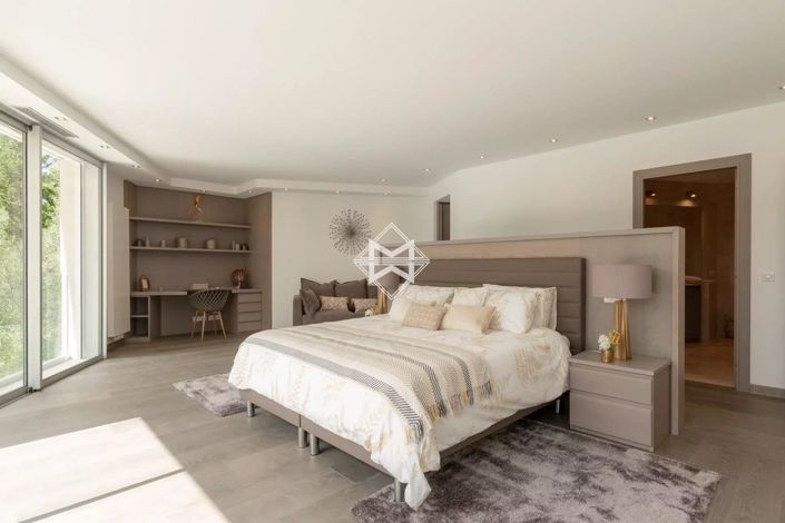 Image No.9-10 Bed House for sale