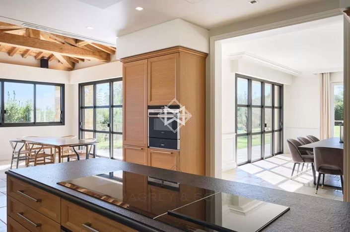 Image No.9-5 Bed House for sale