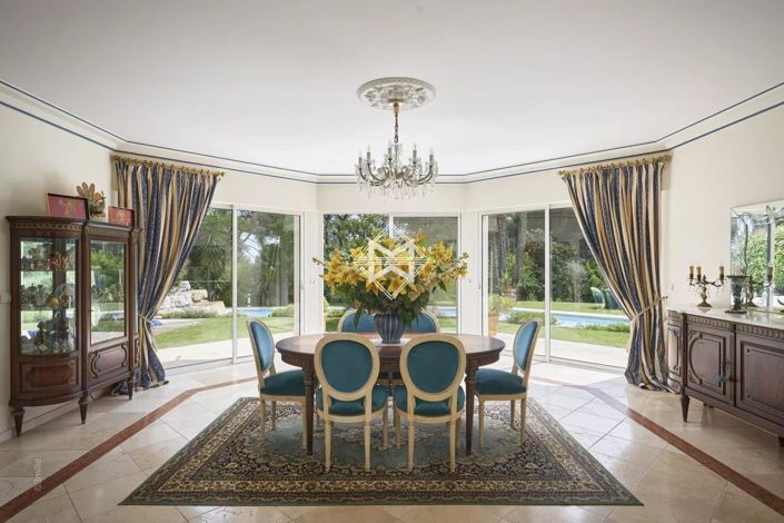 Image No.6-4 Bed House for sale