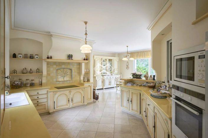 Image No.9-4 Bed House for sale