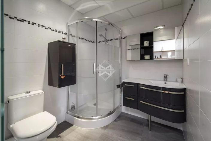 Image No.11-4 Bed House for sale