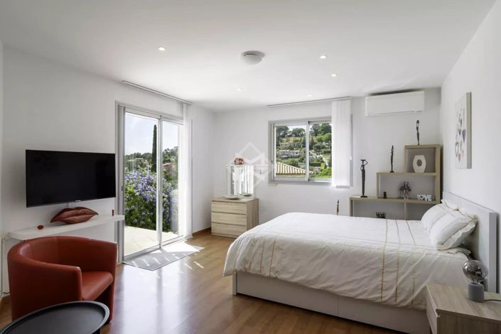 Image No.9-4 Bed House for sale