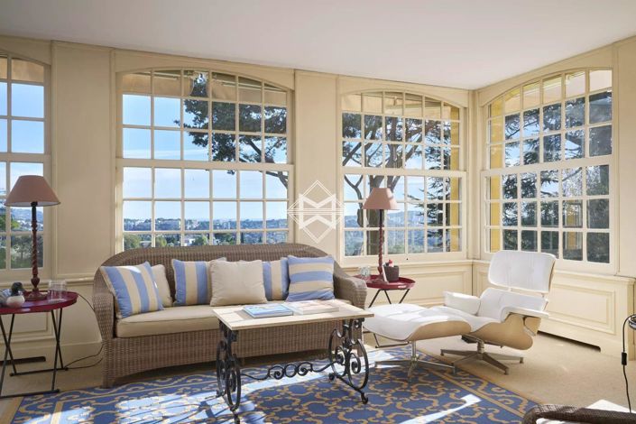 Image No.12-13 Bed House for sale