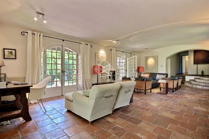 Image No.5-4 Bed House for sale