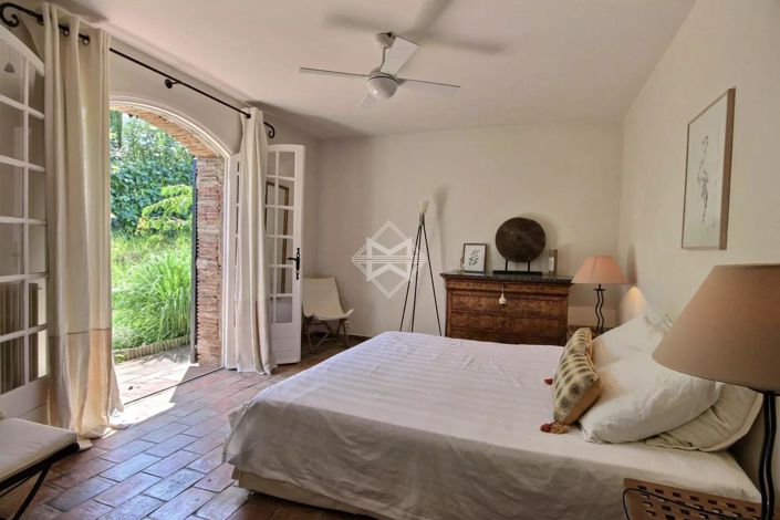 Image No.9-4 Bed House for sale