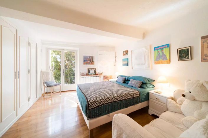 Image No.8-3 Bed House for sale