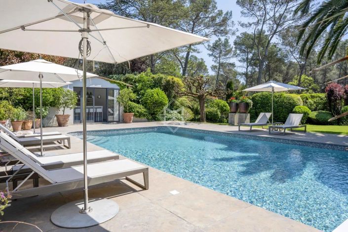 Image No.11-5 Bed House for sale