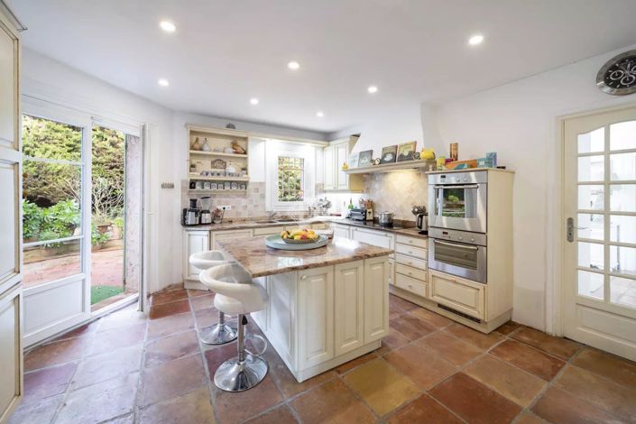 Image No.11-6 Bed House for sale