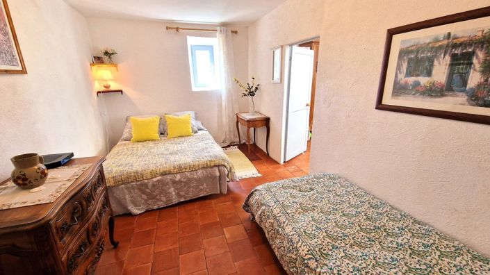 Image No.11-3 Bed House for sale