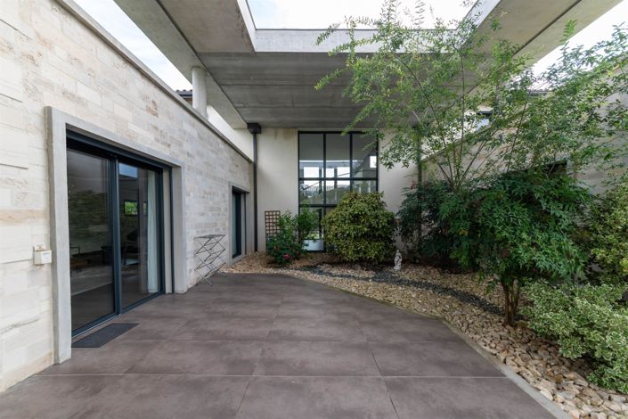 Image No.15-4 Bed House for sale