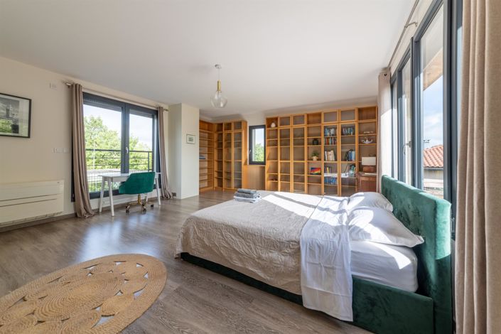 Image No.5-4 Bed House for sale