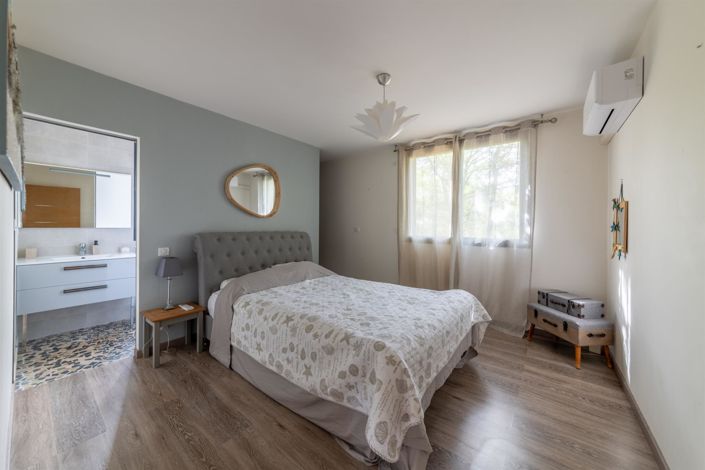 Image No.6-4 Bed House for sale