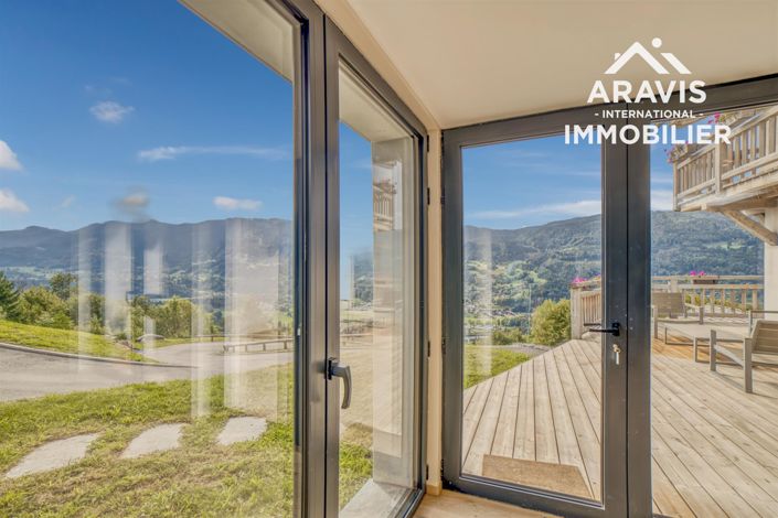 Image No.18-6 Bed House for sale