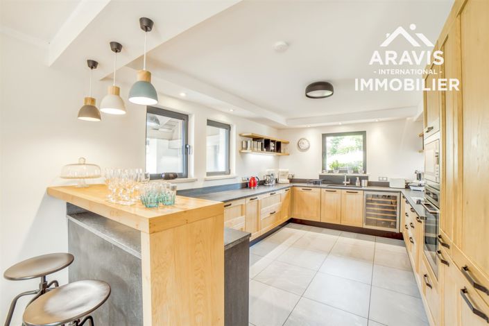 Image No.5-6 Bed House for sale