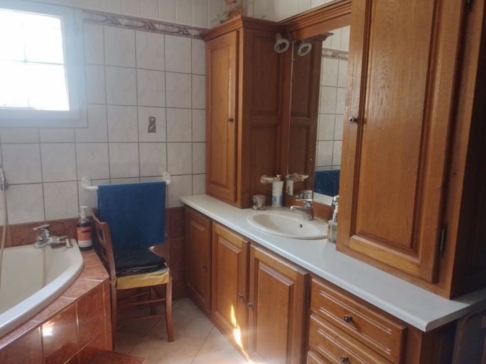 Image No.10-4 Bed House for sale