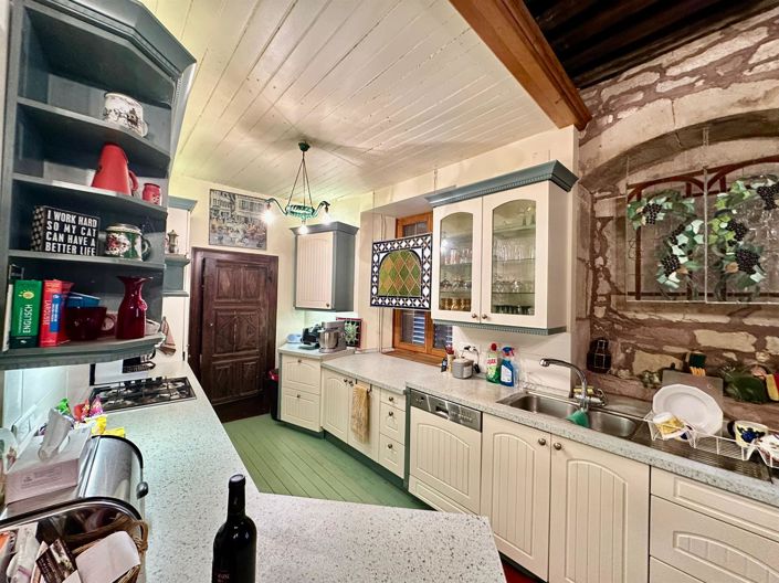 Image No.10-4 Bed House for sale