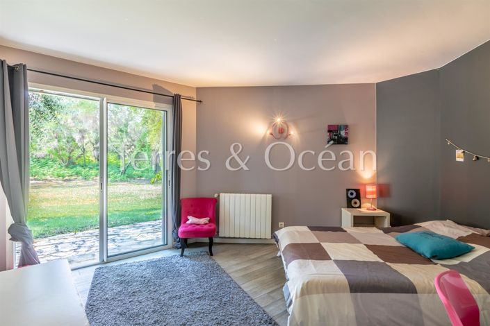 Image No.15-5 Bed House for sale