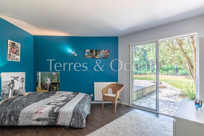 Image No.16-5 Bed House for sale