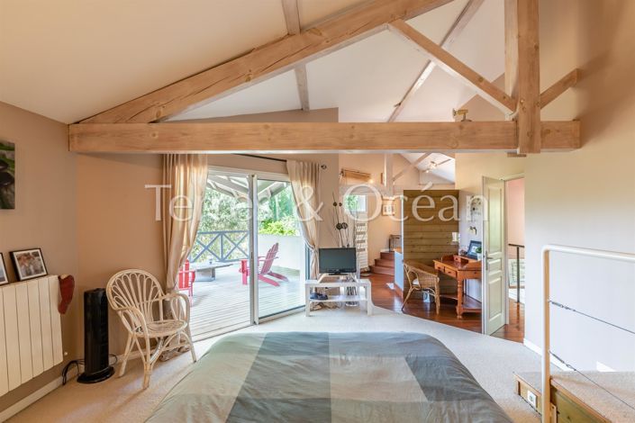 Image No.19-5 Bed House for sale