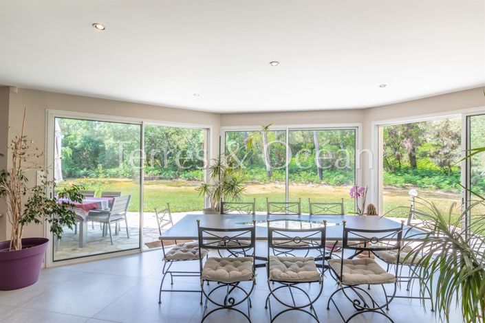 Image No.5-5 Bed House for sale