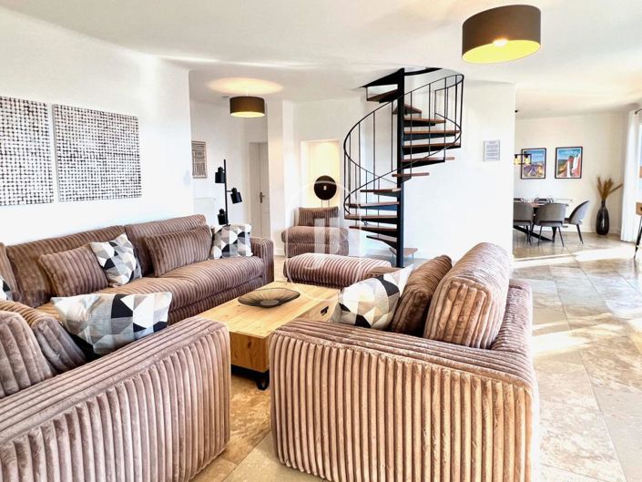 Image No.4-5 Bed House for sale