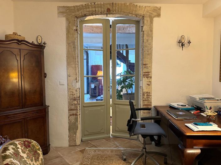 Image No.1-4 Bed House for sale